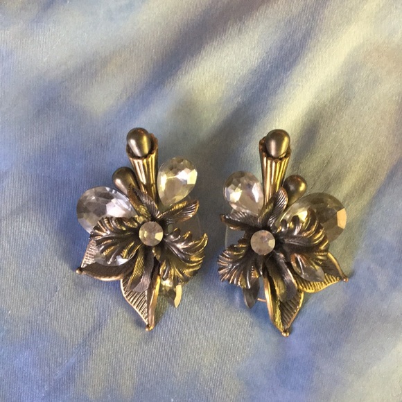 🥜TRADED🥜Vintage silver LARGE floral earrings - Picture 4 of 14